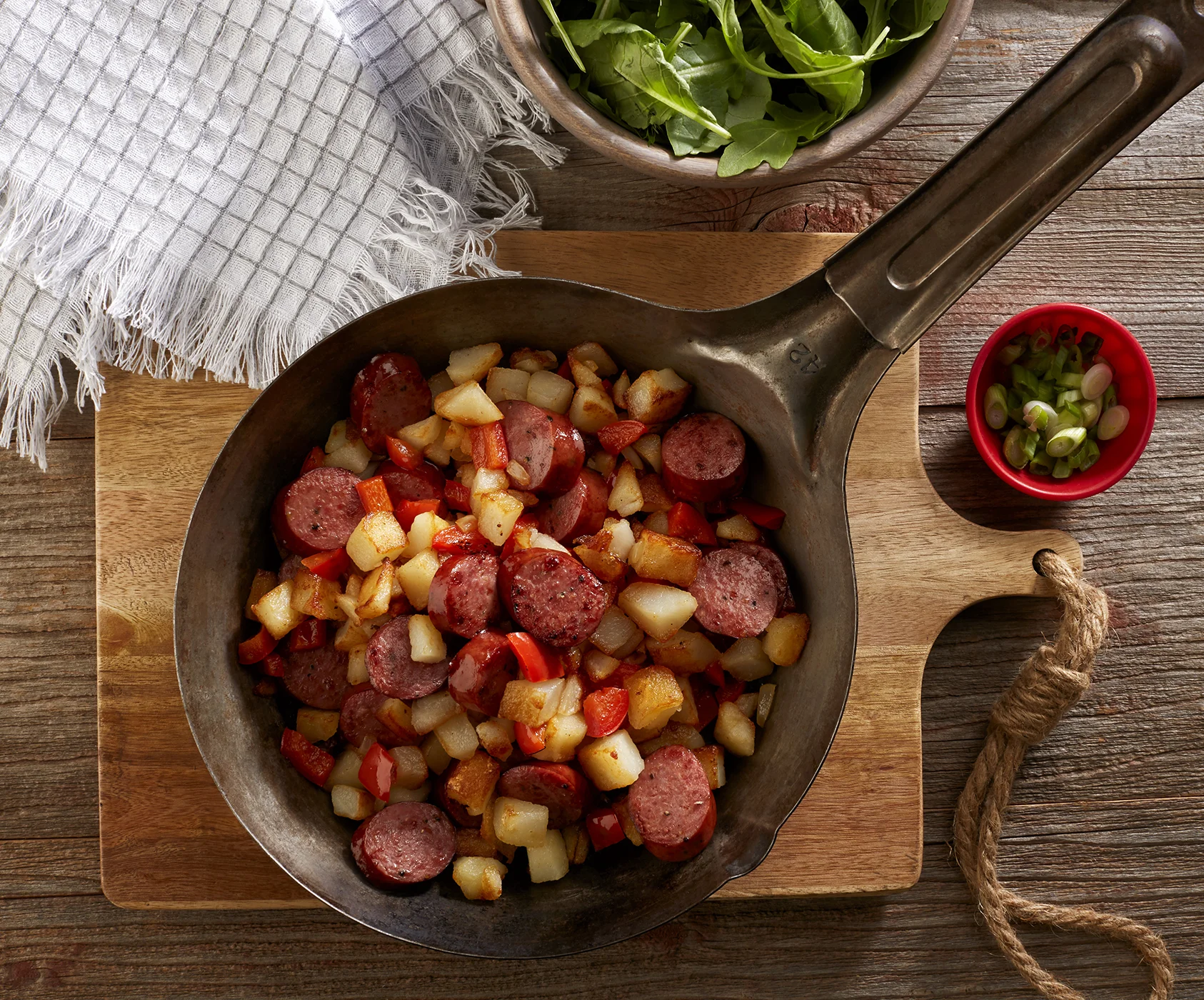 Recipe_SausageCheesyPotato_Rope_CrackedBlackPepper_01_a.jpg