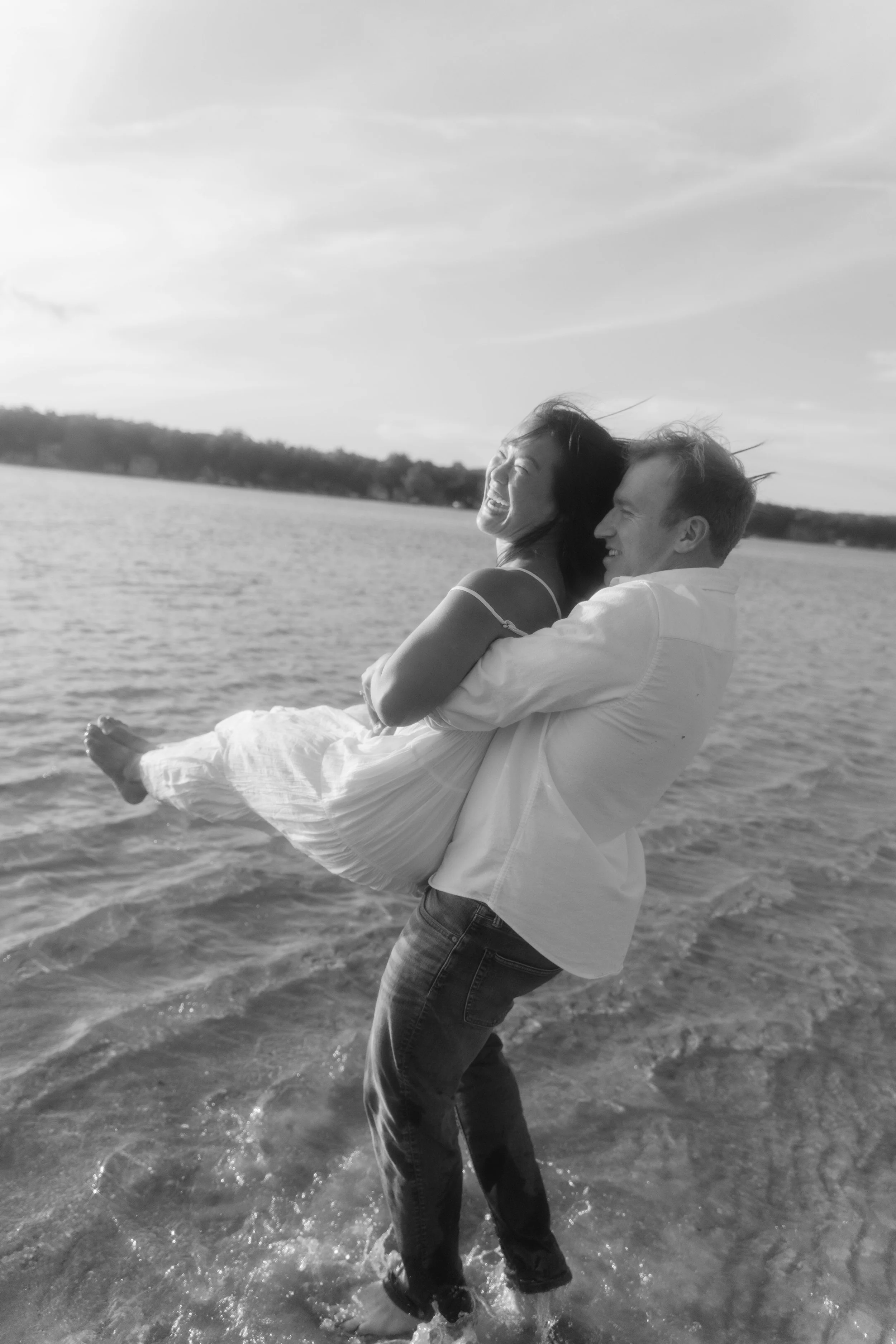 Lake-Erie-Engagement-Photographer-Emily-Justin.jpg