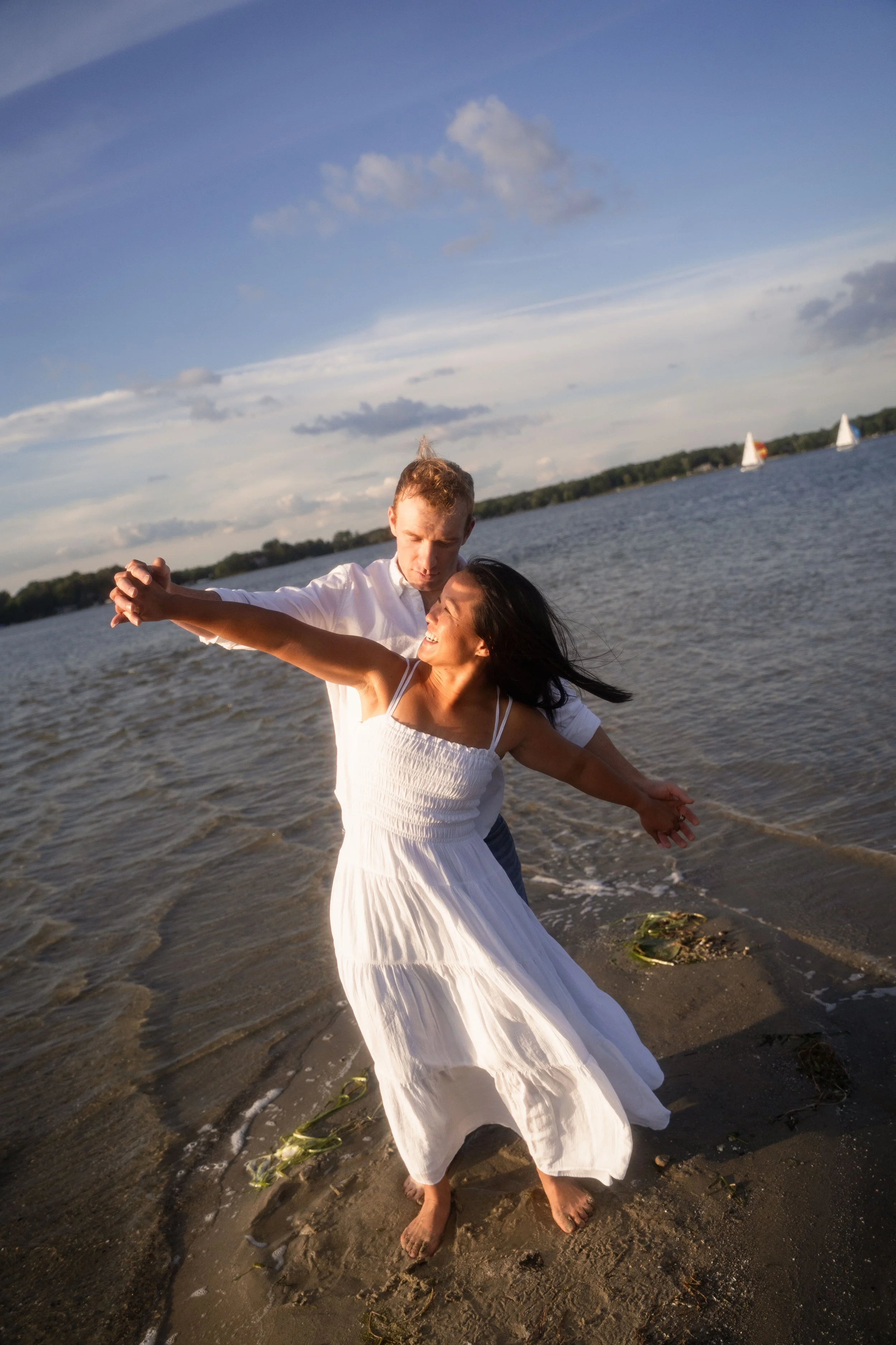Lake-Erie-Engagement-Photographer-Emily-Justin.jpg