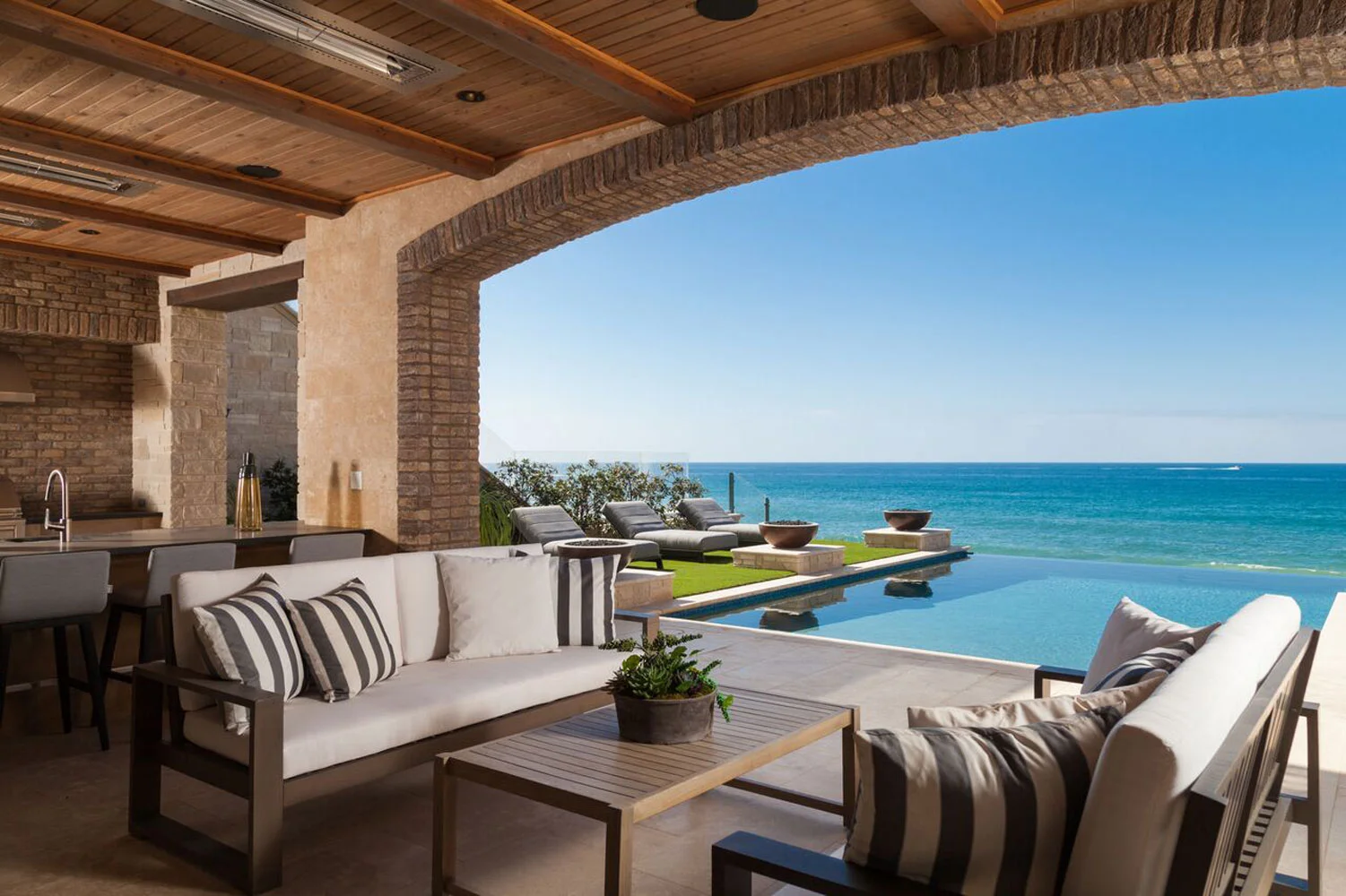 dana-point-cabana-poolside.jpg