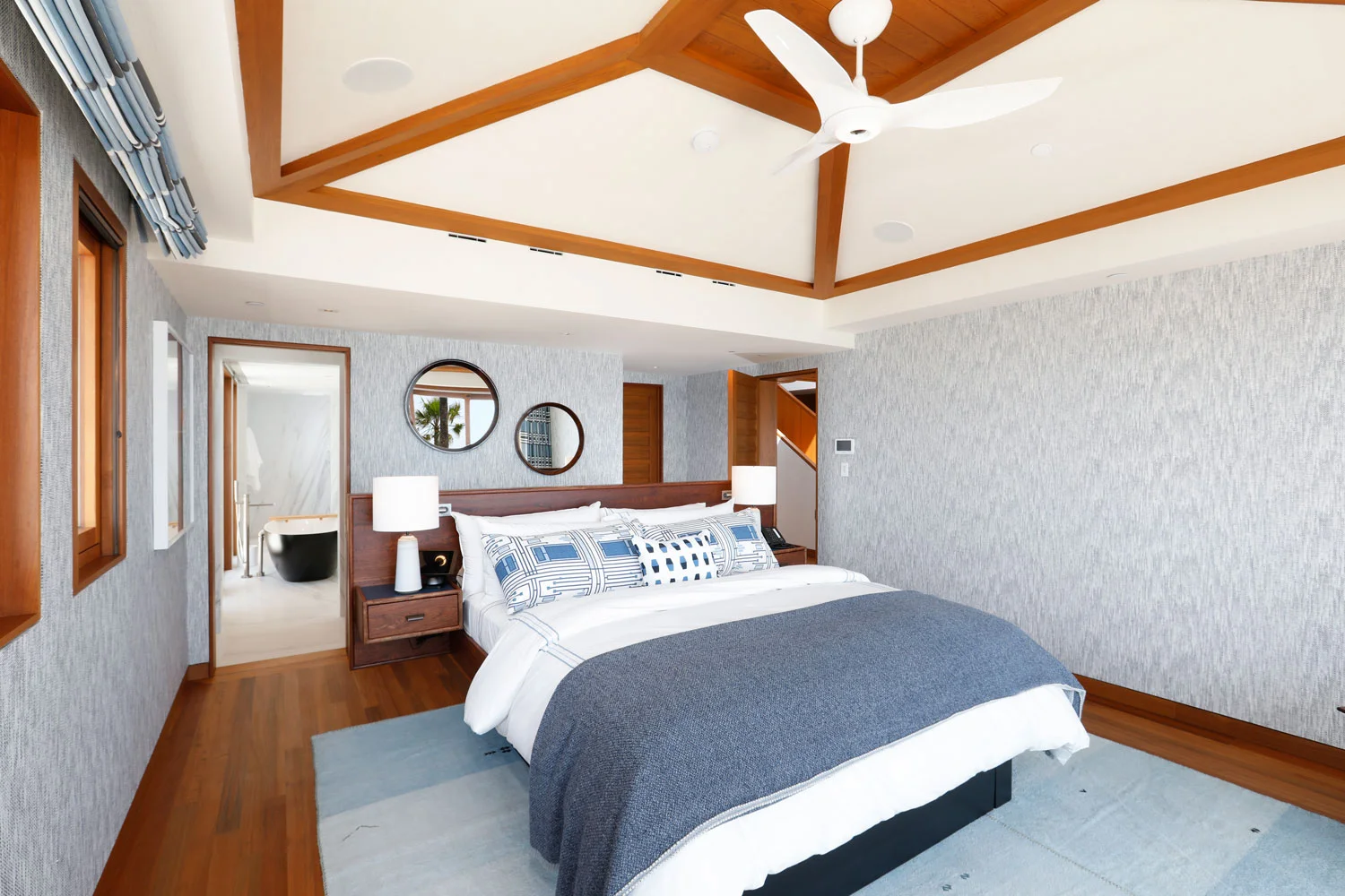 15-Beach-Style-Master-Bathroom-Tray-Ceiling-Corbin-Reeves.jpg