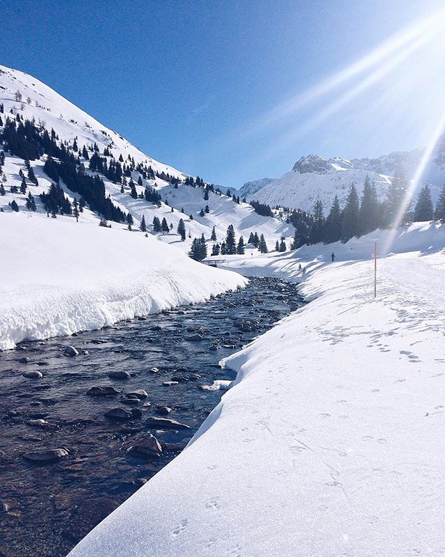 It's now or never! Sunshine. Sparkles. Snow. April high up in our happy place on 1590m is always the BEST idea! Skiing, Strudel and fantastic cheese spaetzle all the way until April 22nd! Remember, if you want to book a stay, get in touch via DM or n