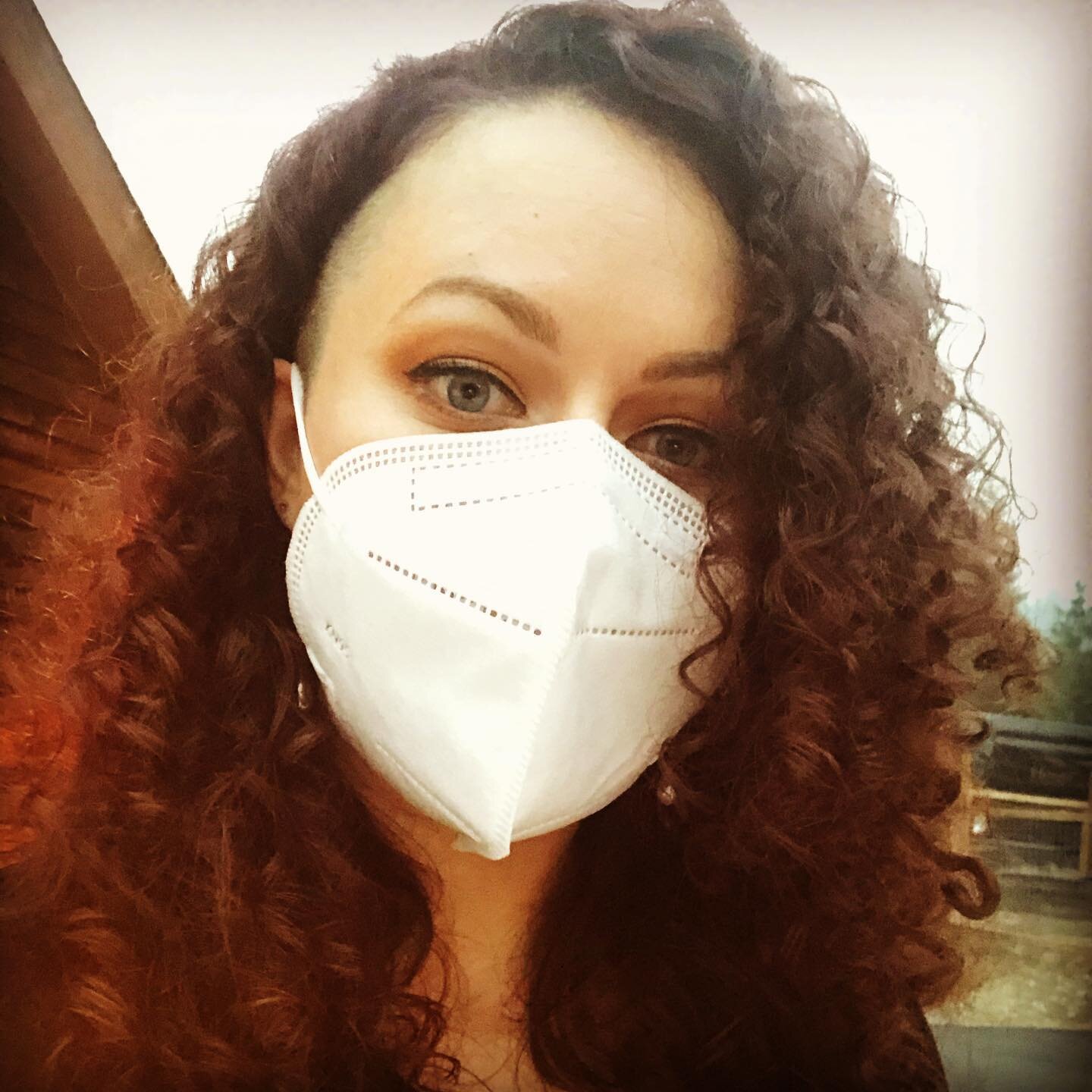 Made it through this outdoor wedding today singing through a mask in some of the most hazardous breathing conditions ever. Very thankful I could still do this and for this mask right now (it worked!) with all the smoke! #weddingsinger #singinginthesm