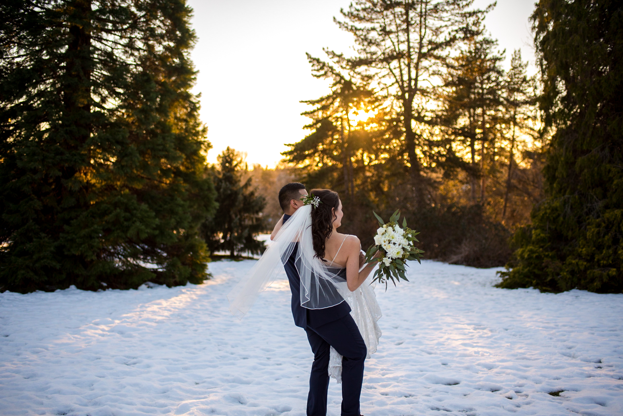 Snowy Wedding Photo in Queen Elizabeth Park in Vancouver BC