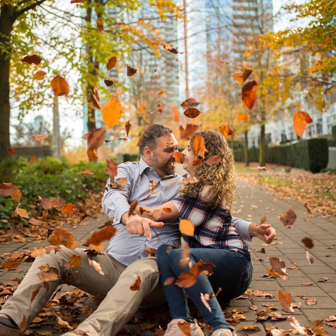 FALL MINI SESSIONS ARE HERE!

For the first time ever, I'm offering Fall Mini Sessions and they are happening for TWO DAYS and TWO LOCATIONS! Who is ready to embrace those yummy fall colors with me?

Here are the details:
- $189 all in
- 30 minute se