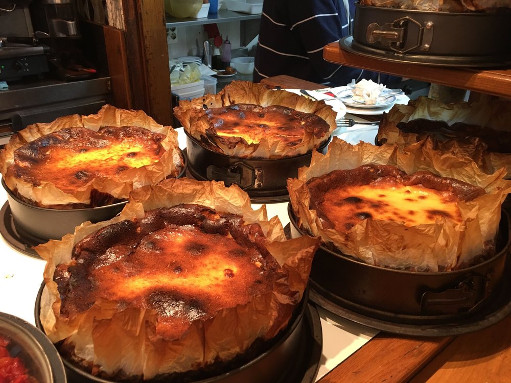 Basque Cheesecake - La Viña
