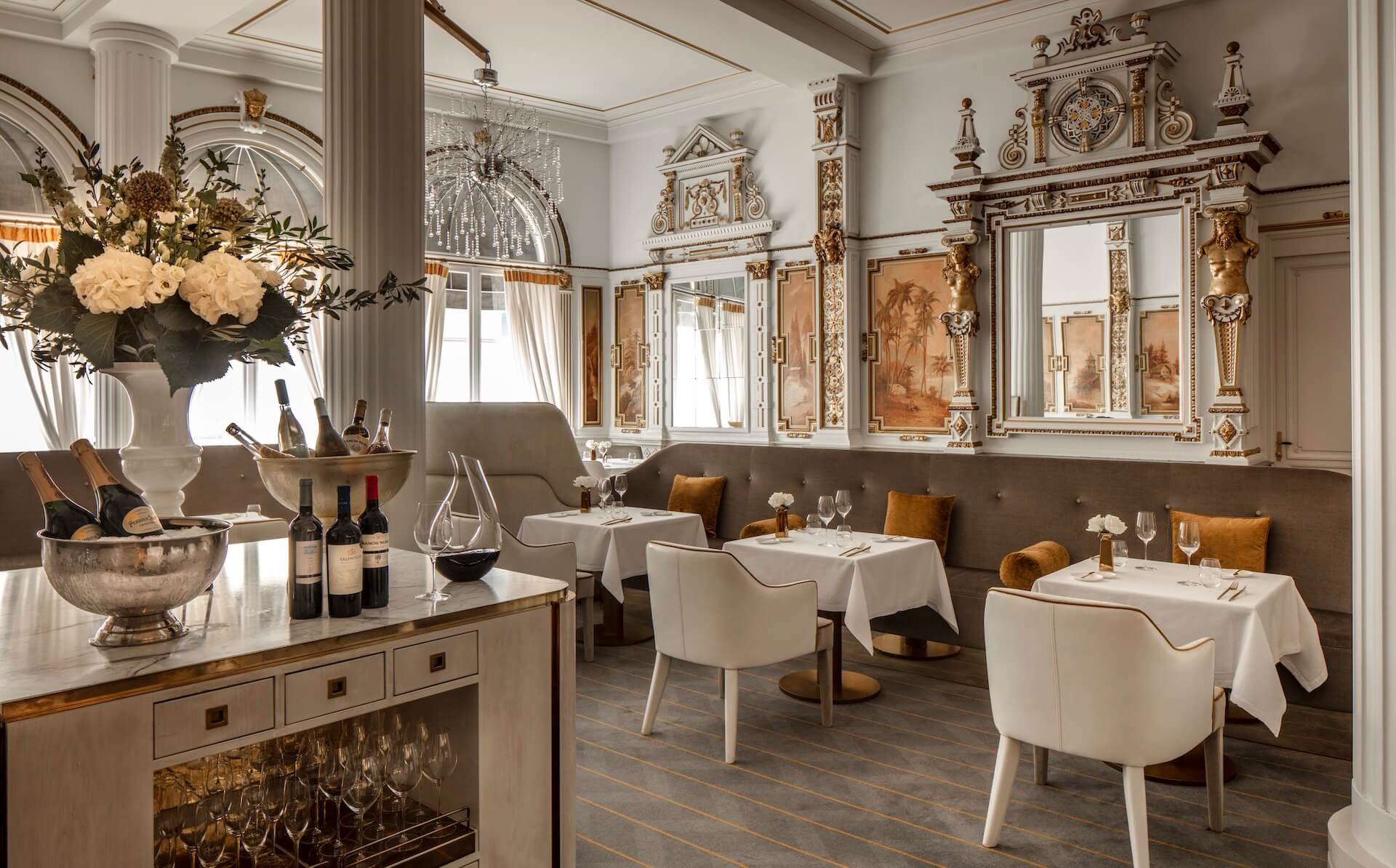 Anantara_Grand_Hotel_Krasnapolsky_Amsterdam_Restaurant_Gastronomy_The_White_Room_wide_shot.jpeg