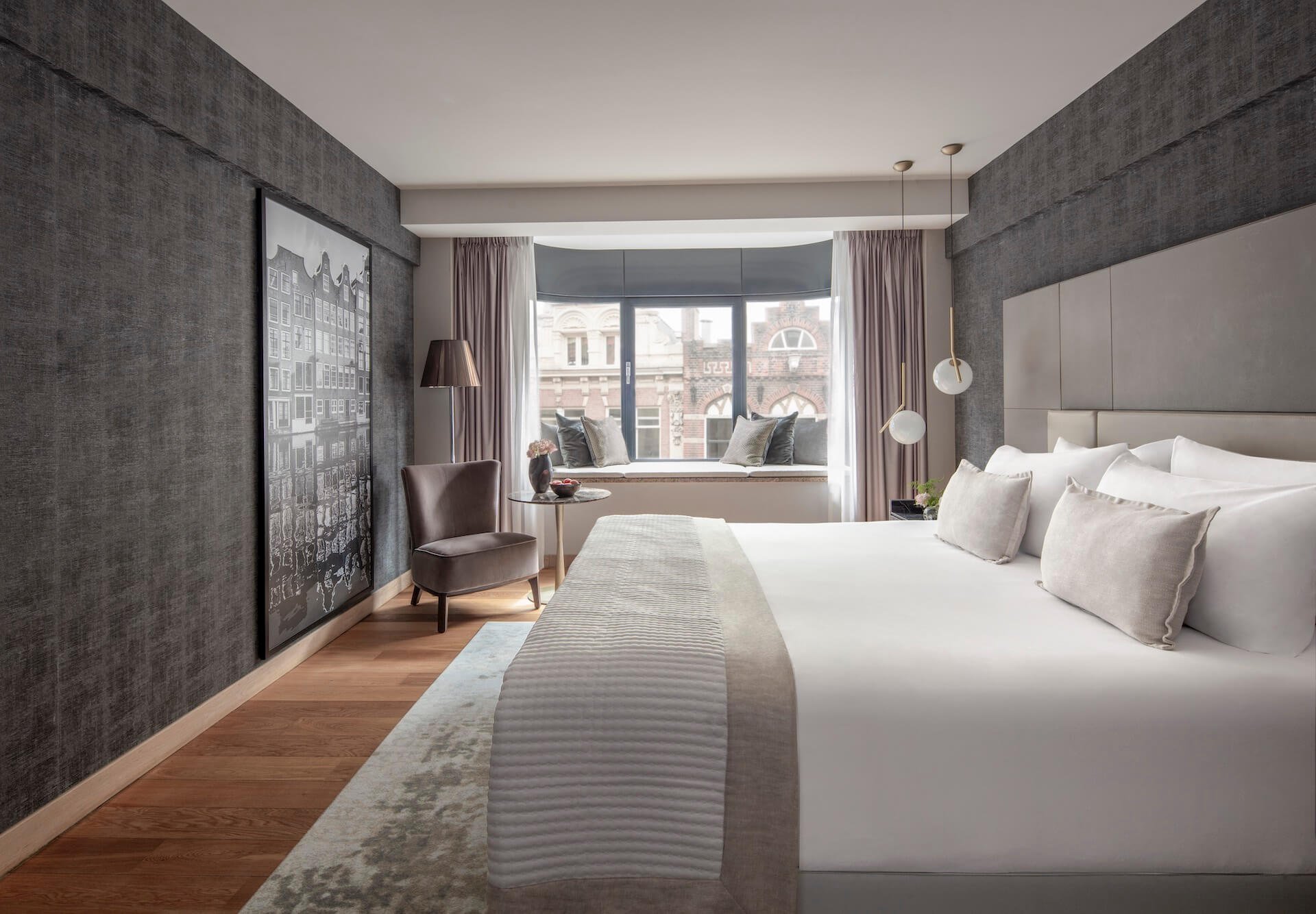 Anantara_Grand_Hotel_Krasnapolsky_Amsterdam_Room_Deluxe_MUR.jpeg