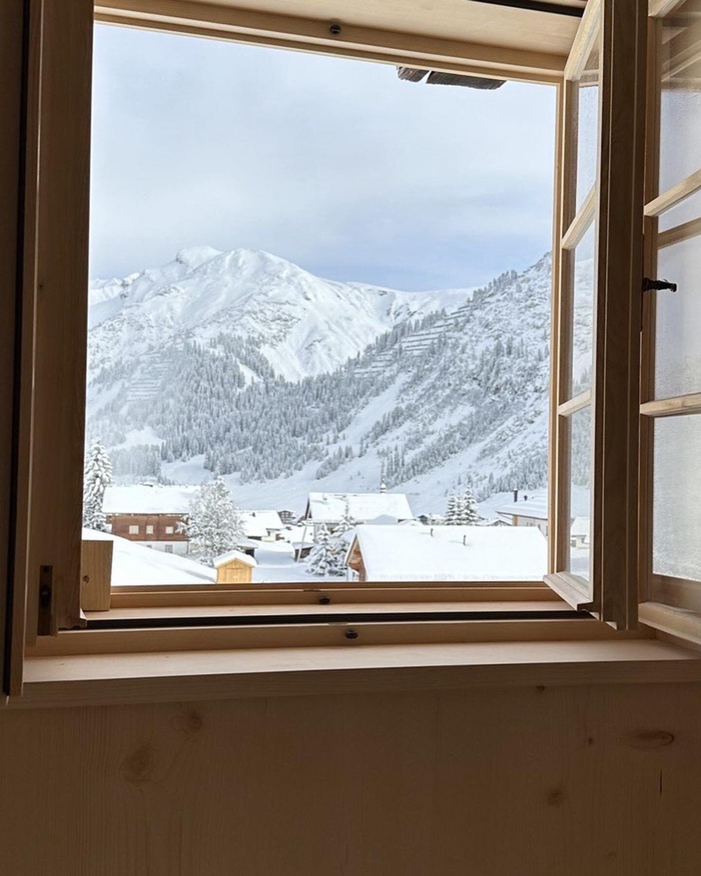 WHO DOESN&rsquo;T WANT TO WAKE UP WITH THIS VIEW IN CLASSY LECH IN AUSTRIA? 

We would love to tell you more about this recently renovated house which you can rent, but for the whole experience of the location and the house, please visit the link in 