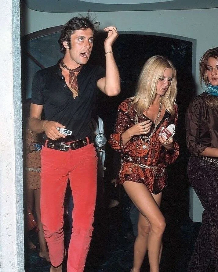 🍸 WISHING YOU A SPARKLING FRIDAY NIGHT, AND A GREAT WEEKEND!🌟 

Gigi Rizzi &amp; Brigitte Bardot partying in St. Tropez in 1968 when you could still smoke inside (Escales or Papagayo perhaps?). Gigi Rizzi was known as the King of St. Tropez.

Carla