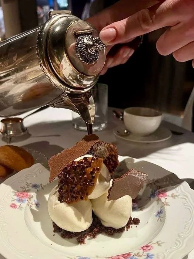 🌇 IT&rsquo;S THE PERFECT TIME FOR A CITY TRIP TO ANTWERP. WHERE TO DINE AND WINE? FIND IT OUT ON THE BEARLEADERS GUIDE TO ANTWERP. 🇧🇪 

Link in bio or go to Bearleaders.com to find the (updated) guide with restaurants and bar recommendations of ta