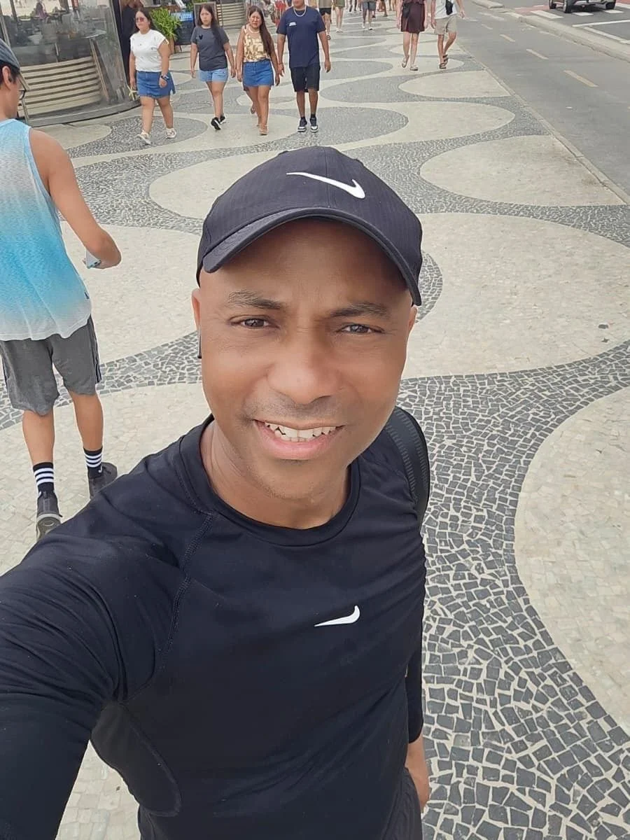 🇧🇷 MEET THESE COOL MEN ON THE STREETS OF RIO DE JANEIRO!

Captured by Bearleader in Photography, Photographer @humbertotan. First picture, and last picture, is the man himself in Rio.

Humberto: &ldquo;Men are much more interesting to photograph th