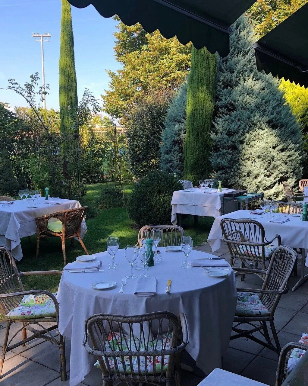 WHERE TO EAT, DRINK AND WHAT TO DO IN GENEVA, BY JEWELLER ALON BEN JOSEPH, OWNER OF ACE JEWELERS. 

Bearleader in Jewellery, Alon Ben Joseph: &ldquo;For my work as a Jeweller, I often stay in Geneva. Many of the best watch makers are located in this 