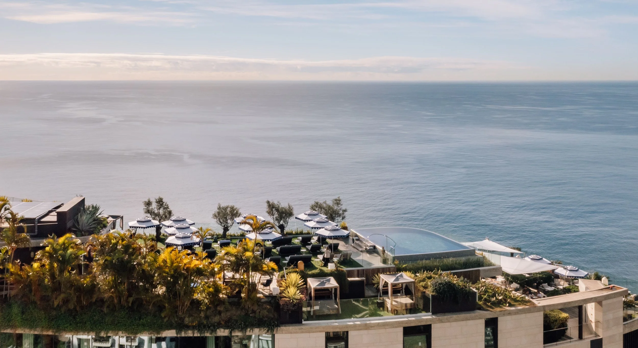 LUXURY STAYS & EXPERIENCES HOSTED BY THE BEARLEADERS
