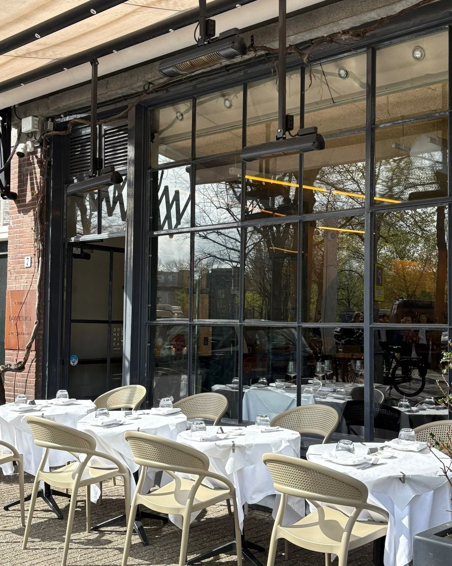 Where to find a taste of Italy in Amsterdam? 🍕 

On The Bearleaders Guide of Amsterdam Restaurants: a list filled with authentic recommendations of tastemakers of Amsterdam! 

Bearleader in Gastronomy, Gastronomist @jorane.eats
Bearleader in Wellbei