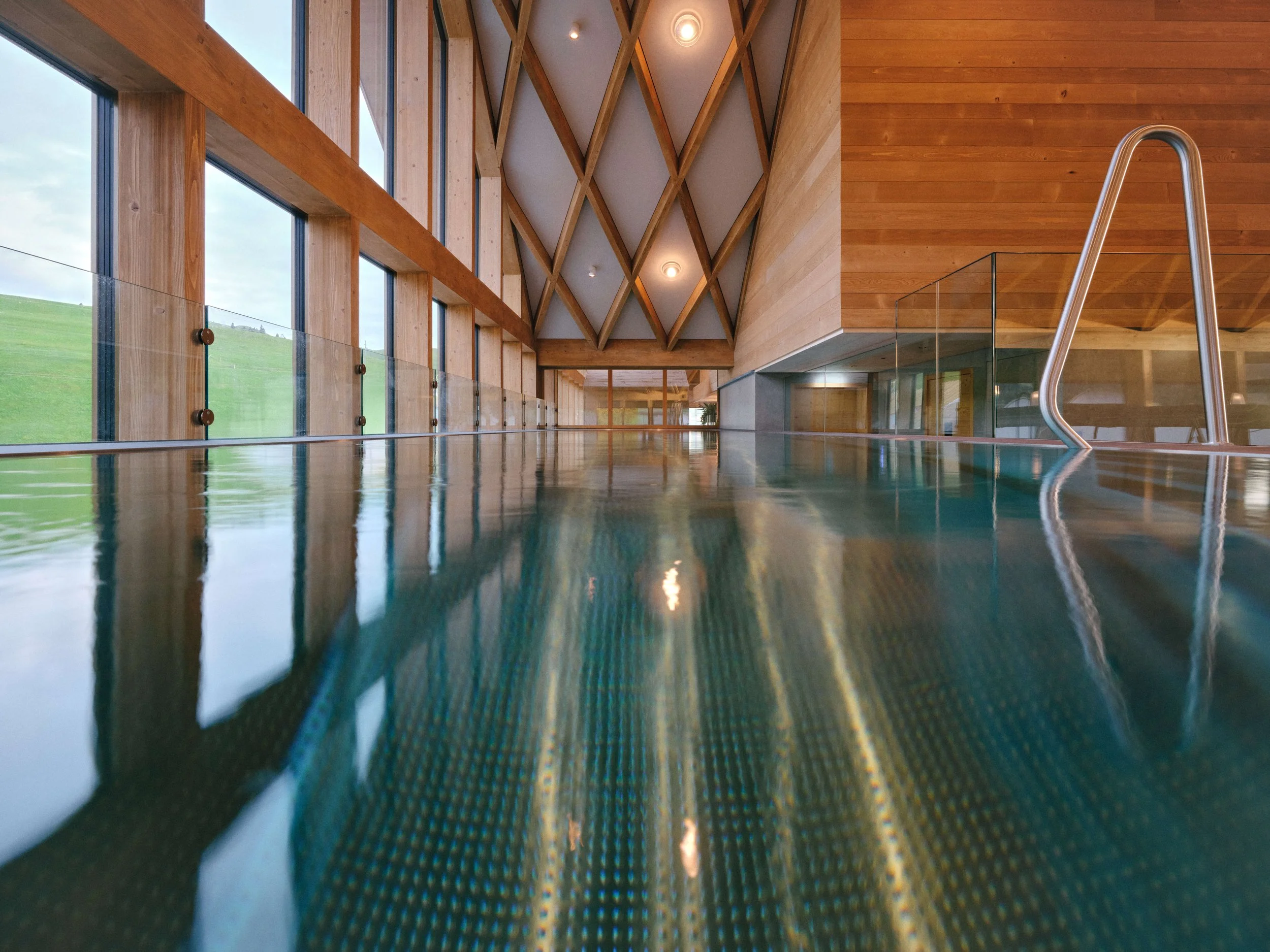 CURATED OFF-MARKET MULTI-DAY HOTEL STAYS