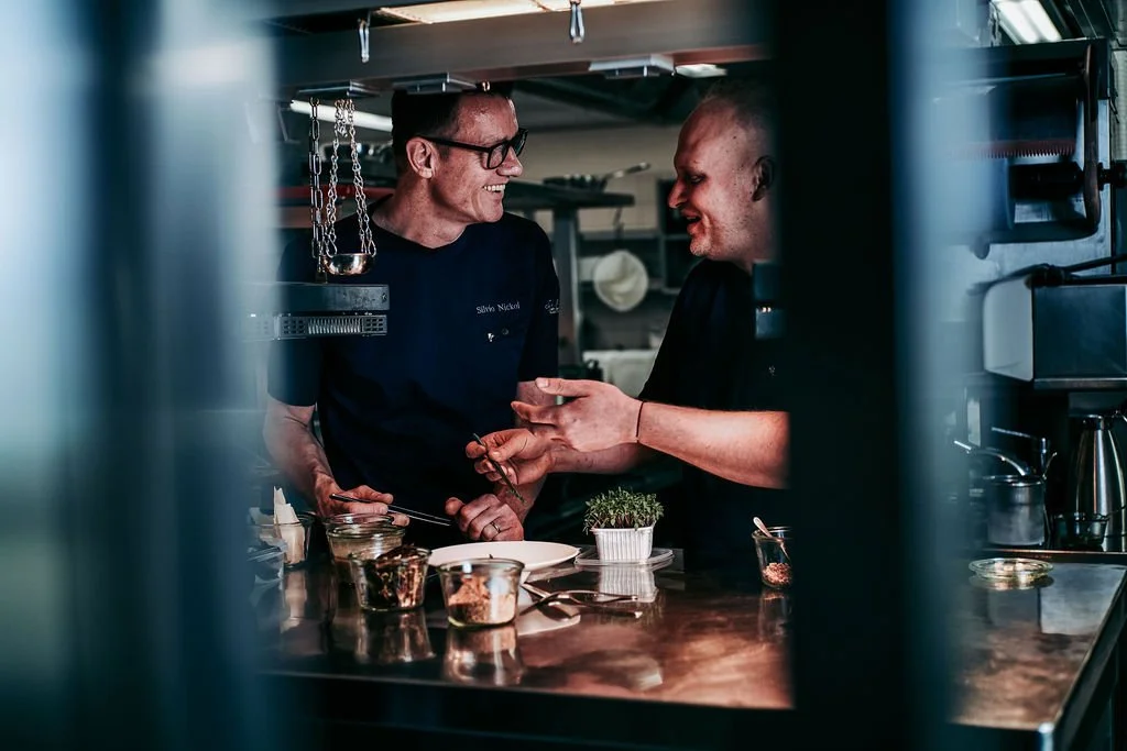MEET LEADERS IN TASTE