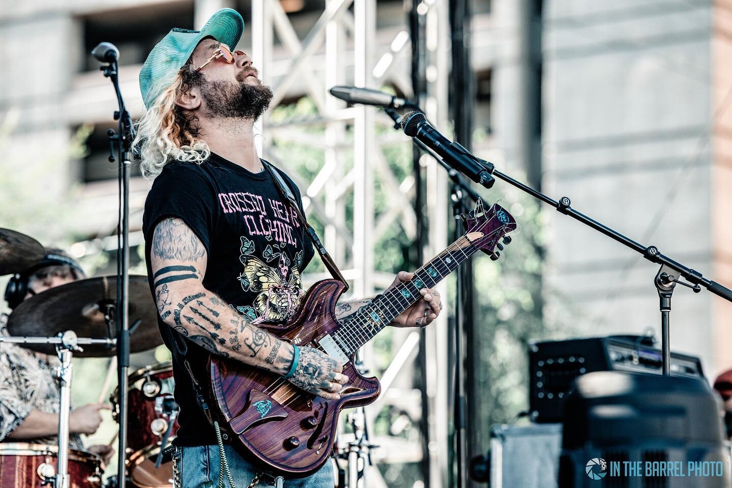 Good times in Vegas at Reggae Rise Up 💜💚

📸: @inthebarrelphoto