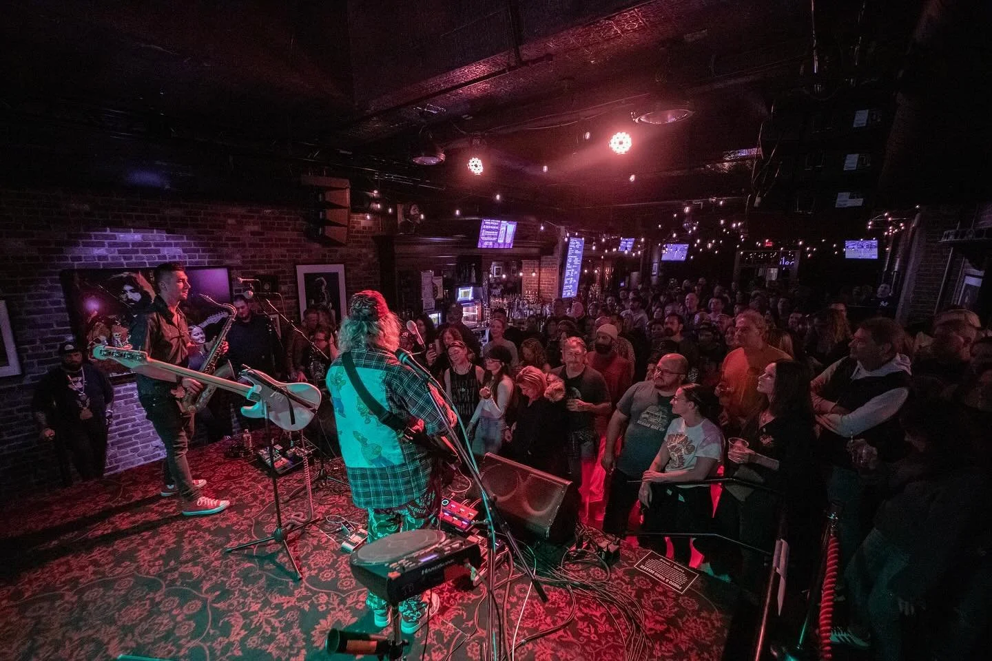 Always a great time down at Garcia&rsquo;s! Special thanks to Lily Fangz for sitting in with me on Cool Runnin ❤️

West coast is up next! ☀️

📸 @capacityimages