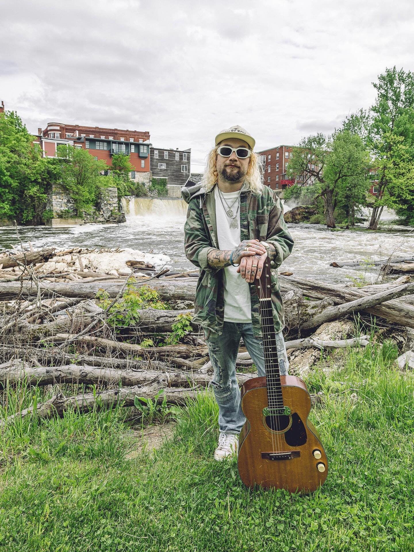 Hip Abduction Fall Tour is on sale now, and I&rsquo;m stoked for a free hometown Middlebury show down at the plaza this upcoming Friday! Hope to see y&rsquo;all there ✌️ RSVP link in story/bio 

📸 @davedecrophoto