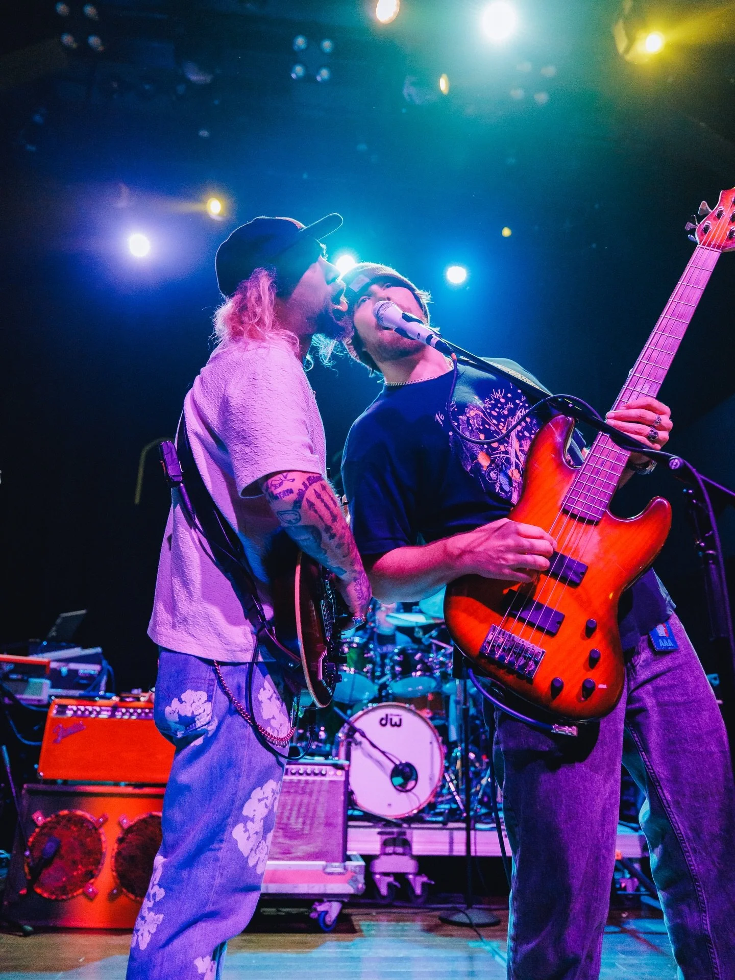 NYC, last night was pure Mihalidaze magic ✨
Philly, see you tonight. 🌲🎶

11.21.2025 - Gramercy Threatre - NYC

Steven-&gt;
Digital heaven 
James Dean $
Maplewood
King of the low 
Living is the lesson $
Perfect timing 
Going home 
Light it up $
Here