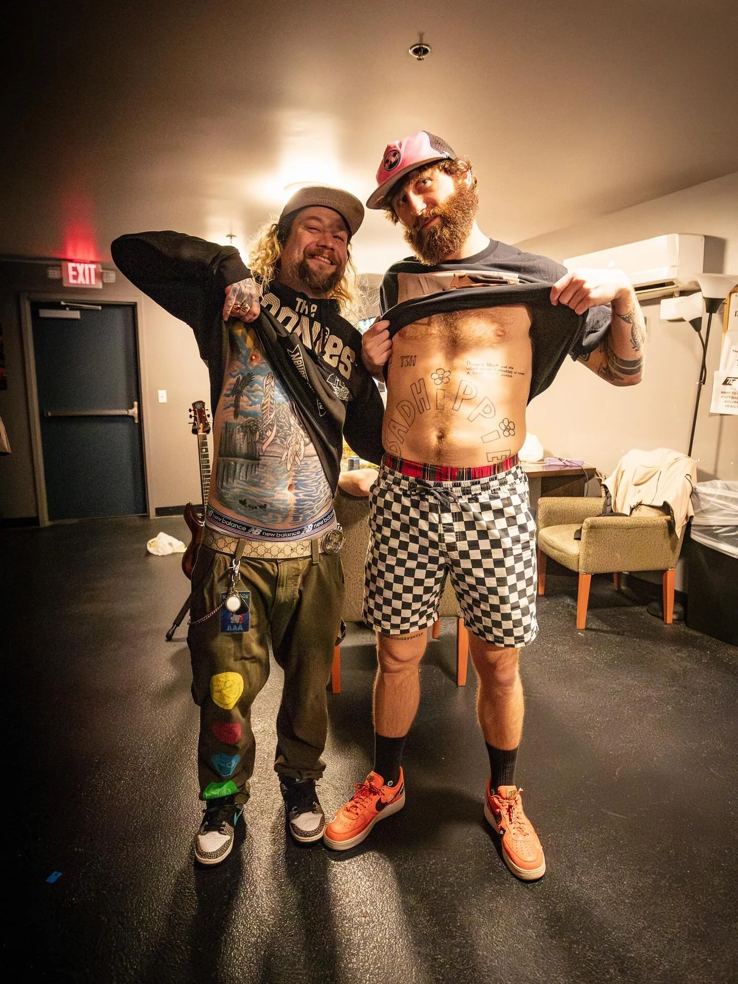 Pittsburgh you filled our hearts with joy all night what a crowd!! As the saying goes: never miss a Sunday show! 

Mihalidaze picks back up in Maine on Thursday w the ZDubs 🤝 This has been the most fun I have had on the road in a long time, the band