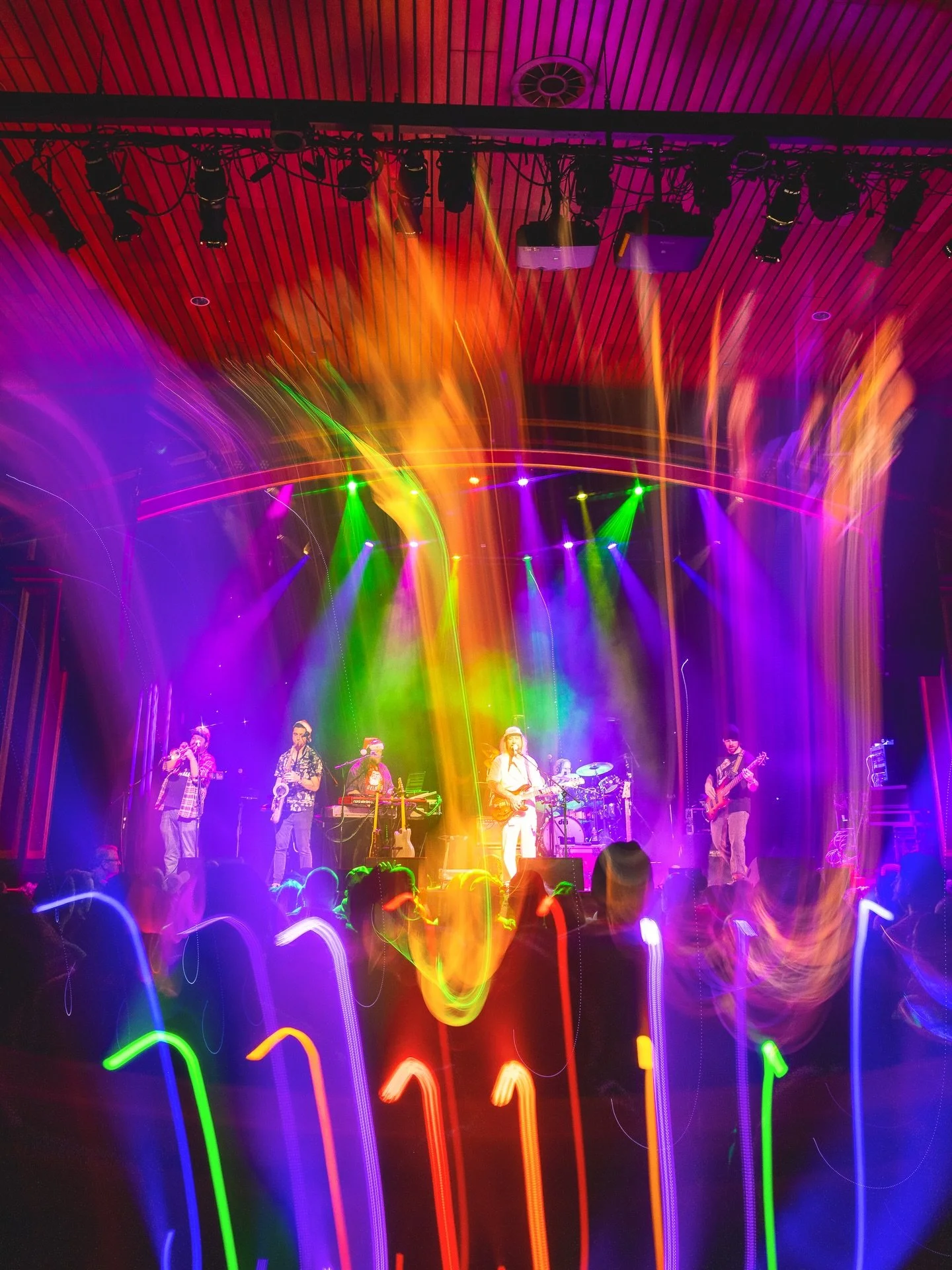 That&rsquo;s a wrap. Thank you, Hartford, for closing out this tour in the best way possible. 🙏
Big love to @daleandthezdubs for crushing it with us ❤️
One final show of 2025 remains @picklebarrelnightclub , can&rsquo;t wait to finish out the year c