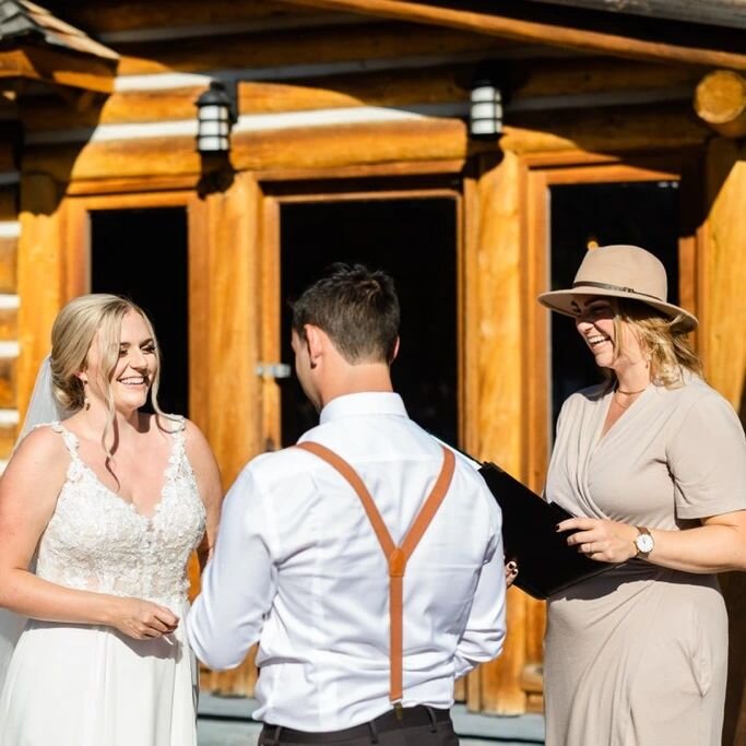 The sun was shining for this gorgeous Maligne Lake wedding!
Congratulations to Renee and Colby.