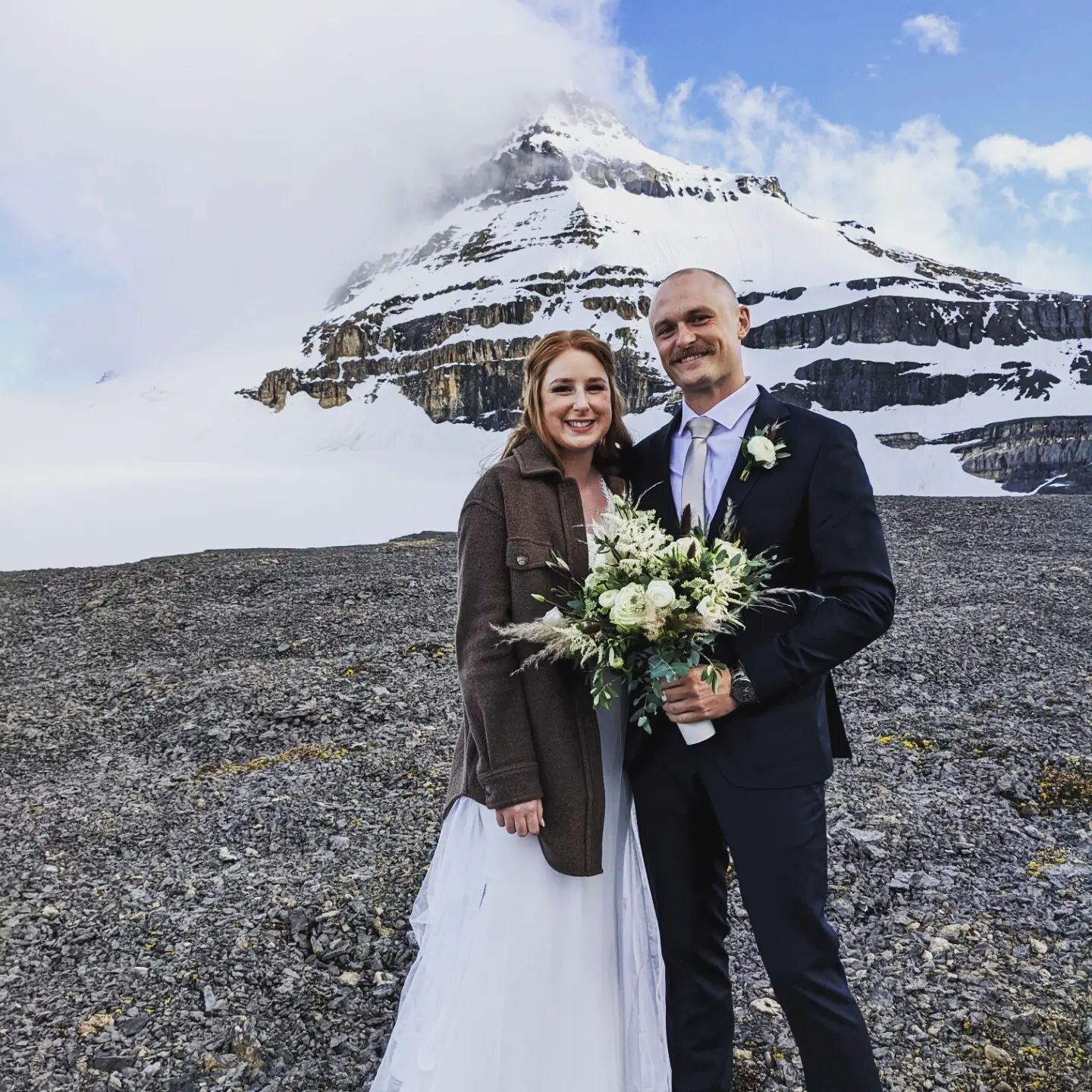 Sierra &amp; Cam
June 22, 2022

These two lovers were so amazing as we held their ceremony beside a glacier! I can't thank them enough for letting me be a part of their day. 🤍