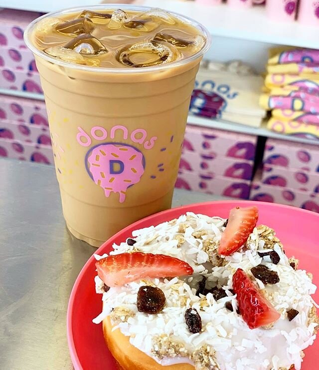 Instantly turn this cloudy Tuesday into a bright sunny day with a refreshing Iced Caf&eacute; Crema and a Bi&oacute;nico donut!!! 🌥➡️☀️🤪🍓🍩
*
Don&rsquo;t forget that you can either &ldquo;WALK-IN &amp; GO&rdquo; or you can call us to place your or