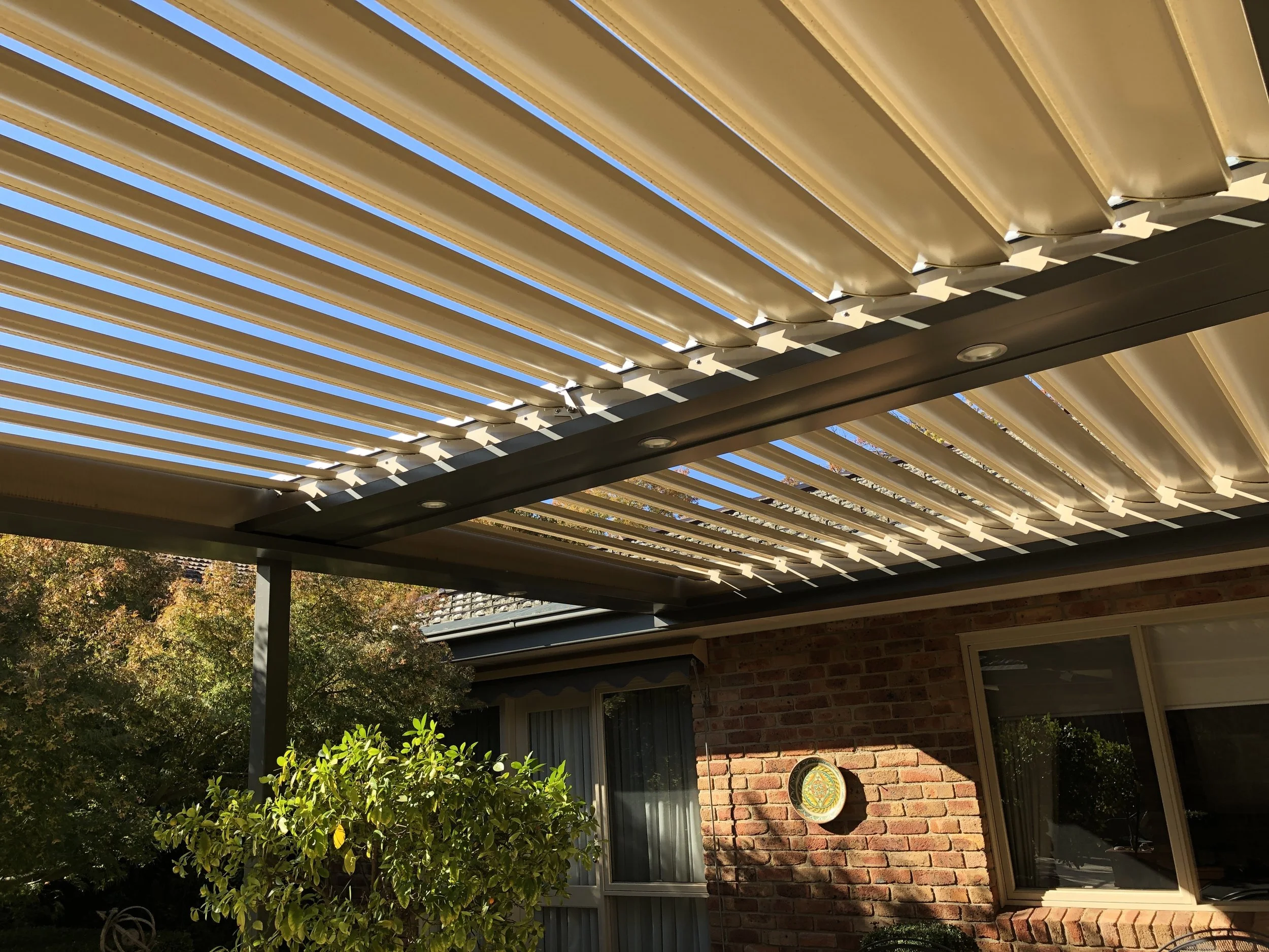  Colorbond colours: Woodland Grey and Classic Cream 