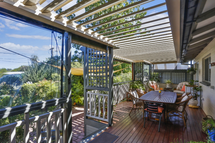 vergola instep classic cream deck outdoor dining space.png