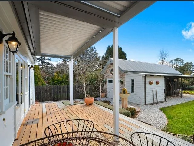 wood grey surfmist single beam short louvre.jpg