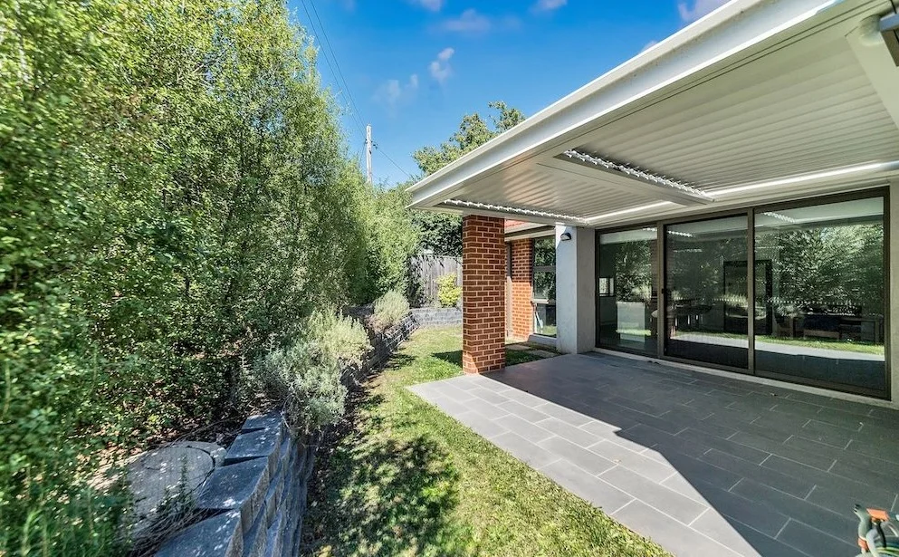 2 unit surfmist courtyard front.jpg