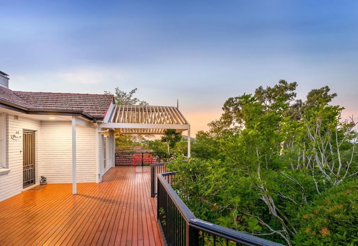 2 bay Gable over deck.jpg
