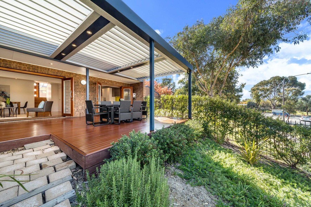 Enjoy outdoors all year round with Vergola. The original and still the best opening louvre roof.
. ☝️ click the link in our Bio ☝️ to find out more. 
.
#vergola #vergolaact #openingroof #canberra #canberrabuilder #wollongong #canberrabusiness #Pergol