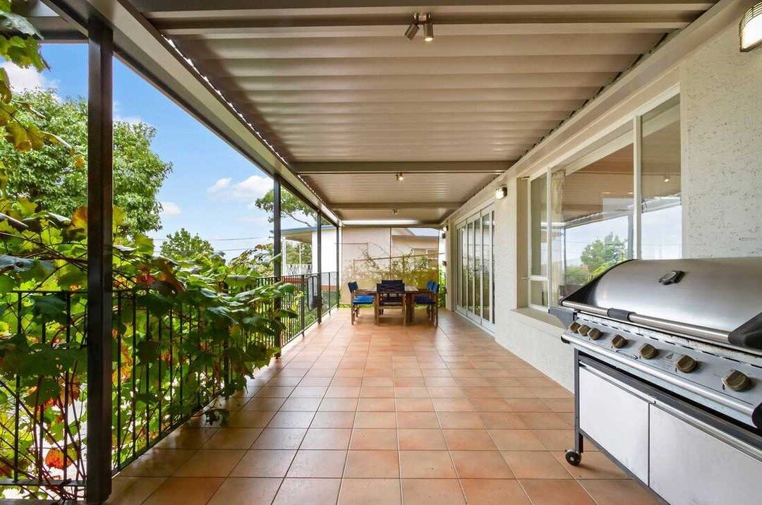 Designed to completent the style of your home, a Vergola will open up new opportunities for better living.

. ☝️ click the link in our Bio ☝️ to find out more. 
. 
#vergola #vergolaact #openingroof #canberra #canberrabuilder #wollongong #canberrabusi