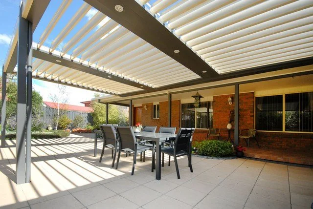 woodland grey surfmist 2 bay patio2.jpg