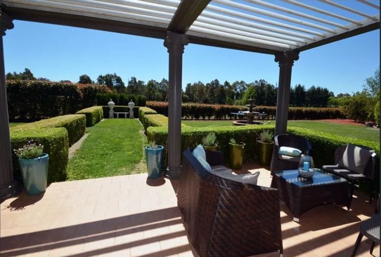 3 bay vergola colums.JPG