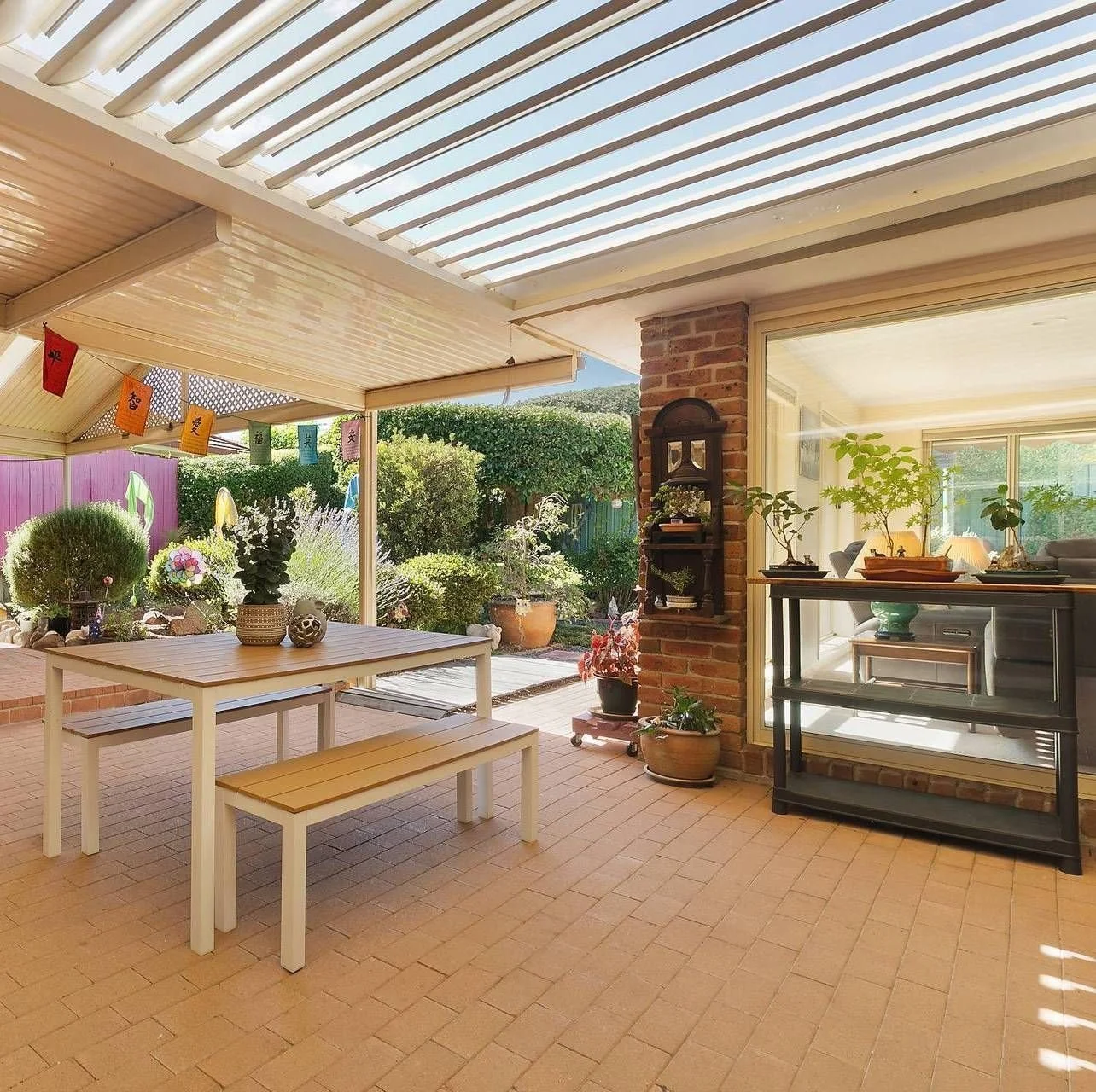 Whatever your space, we&rsquo;ll tailor it. Flat, skillion, box-frame or curved beam &mdash; Vergola fits your unique design. Large spans? No worries. Custom home? We&rsquo;ve got you.

Get in touch with us today for a free measure and quote!

#vergo