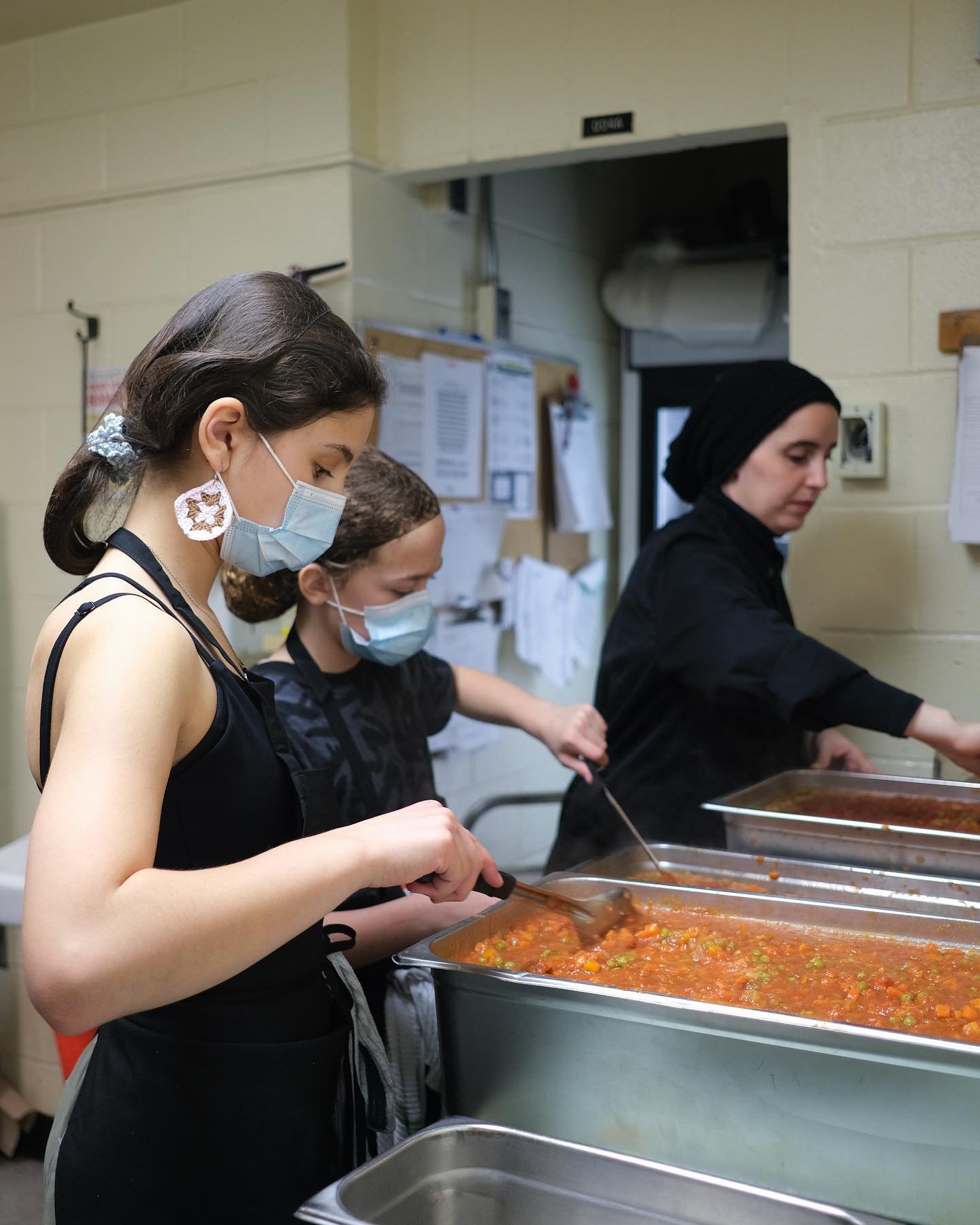 We&rsquo;re hiring a Chef-in-Residence for LunchLAB!

LunchLAB is a program that is changing the narrative about lunch by empowering students to learn, cook, serve, and share food with their peers and their school community🥘😋

If you&rsquo;re someo