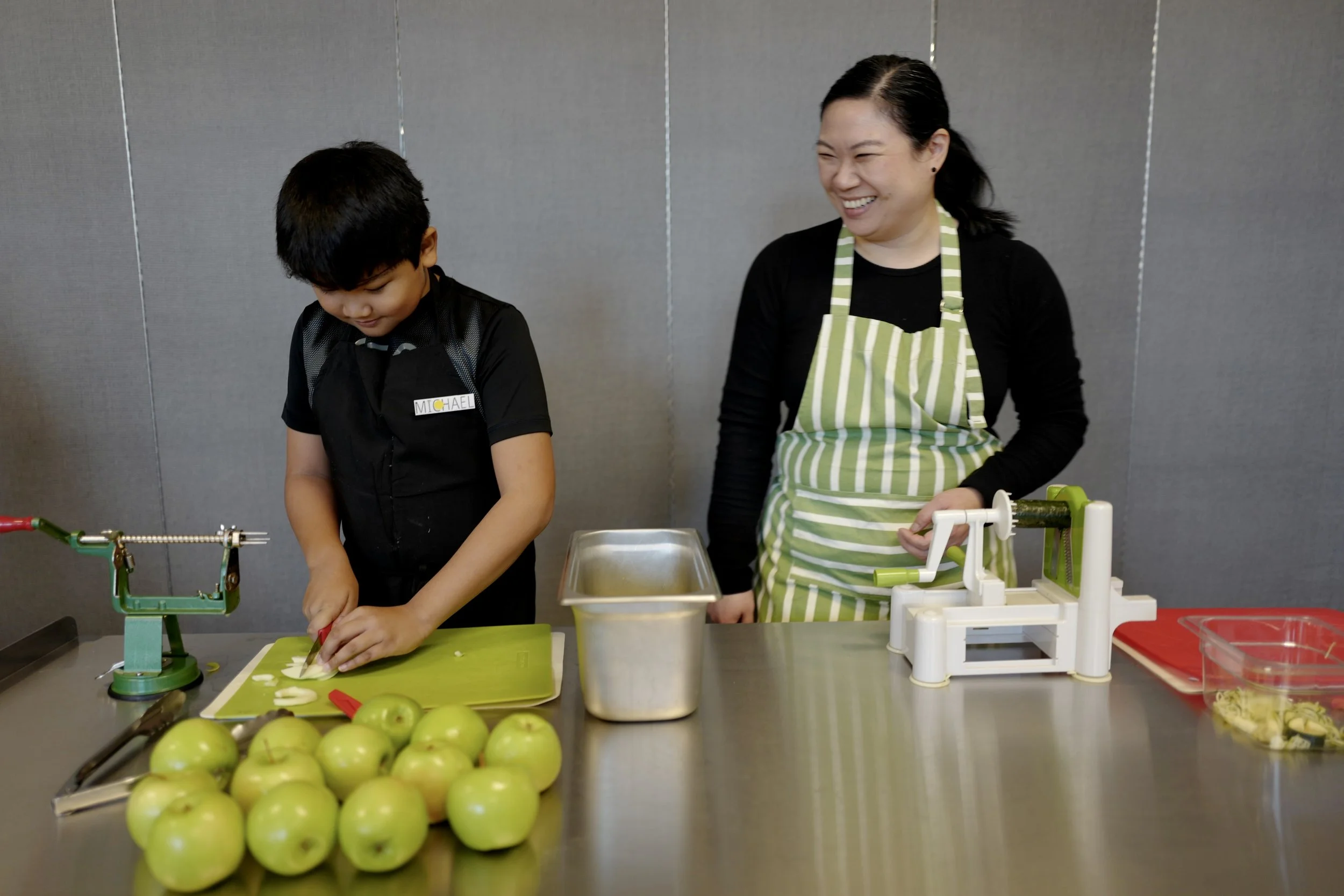 We're looking for LunchLAB Volunteers! | Growing Chefs!