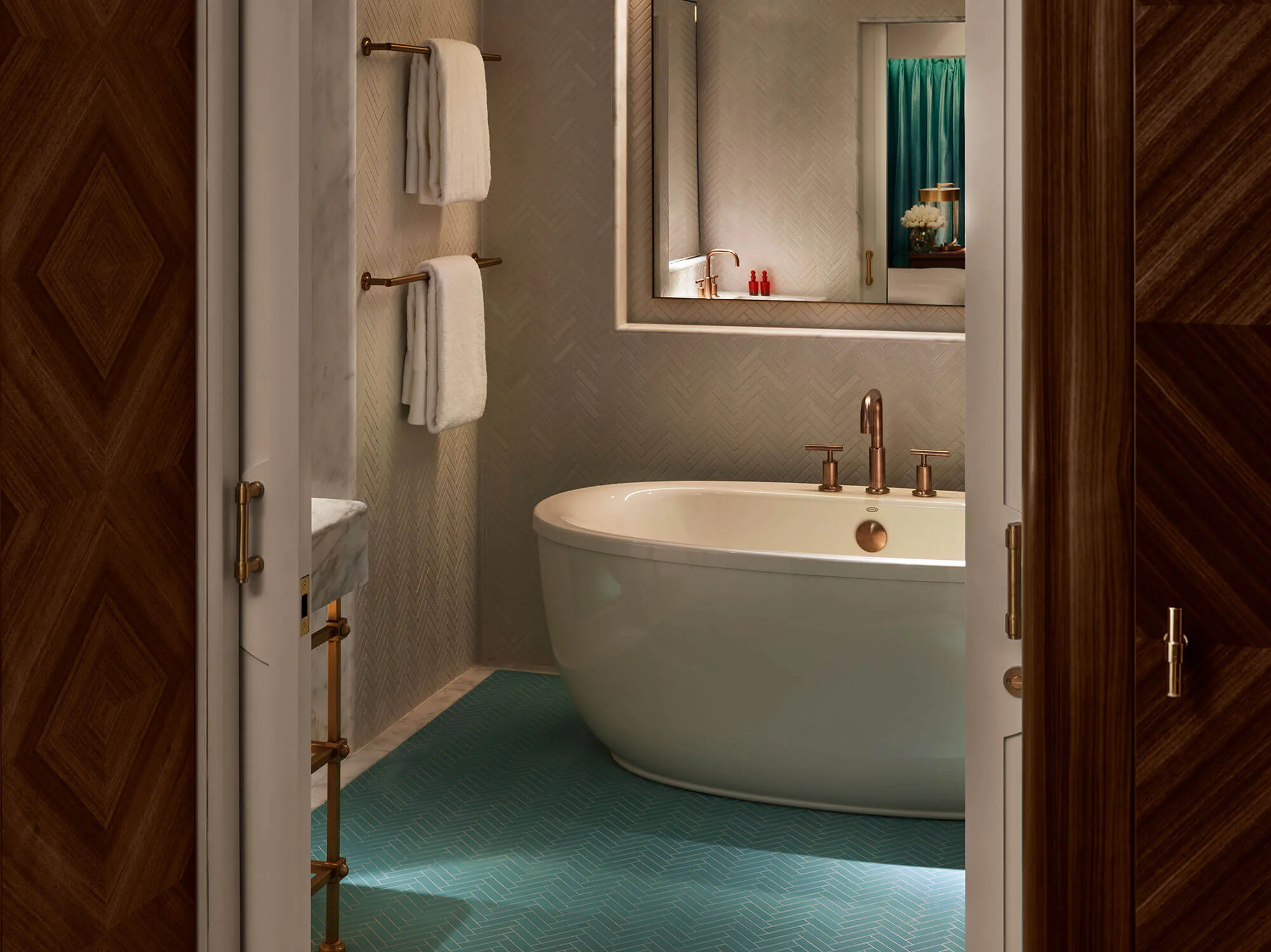 07_Rooms_Faena_hotel_807_RGB_Premier-Ocean-Front-Junior-Suite.jpg