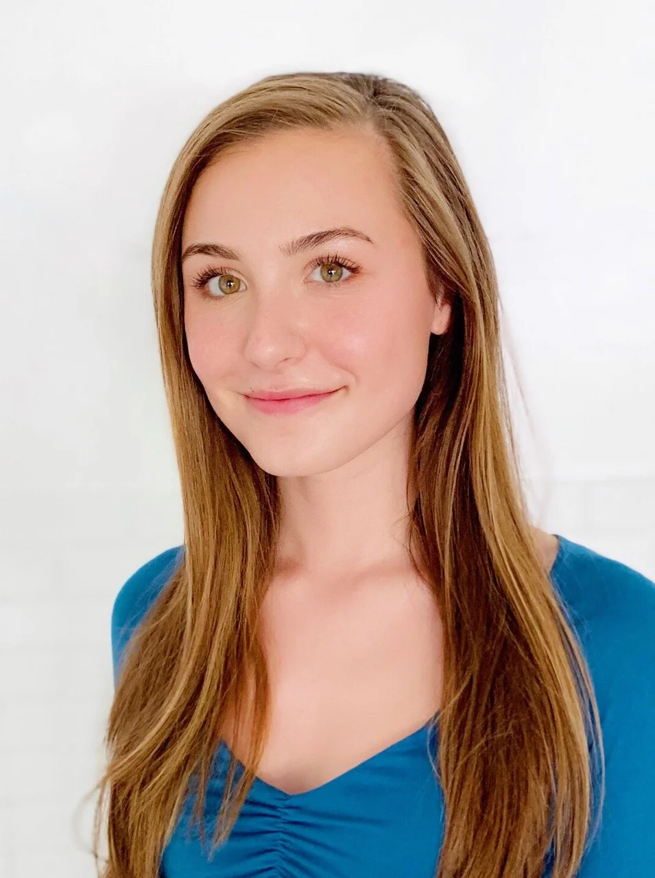 ANNIE STUNTEBECK (Sue) is delighted to be performing as Sue in her first show with Capital City Theatre after participating in FYL Intermediate in 2015. Her favorite credits include Sandy ( Grease ) with Aligning Stars Theatre, as well as Olive Ostrovsky ( The 25th Annual Putnam County Spelling Bee ) and Cinderella ( Into the Woods ) with McFarland High School. When not on stage, Annie spends her time studying at the University of Wisconsin-Madison. She would like to thank her family and friends for their love, support, and encouragement in all she does. Please enjoy the show and remember to always be kind! @anniestuntebeck