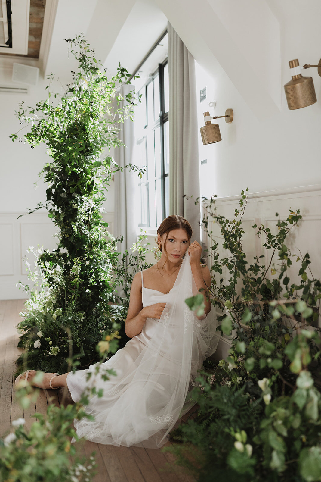 bridal-editorial-mortimer-house-london-charlie-brear-constellation-ame-lovely-bride-london