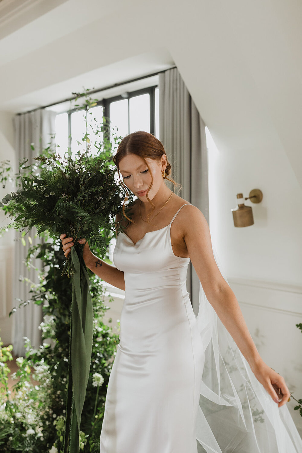 bridal-editorial-mortimer-house-london-charlie-brear-constellation-ame-lovely-bride-london