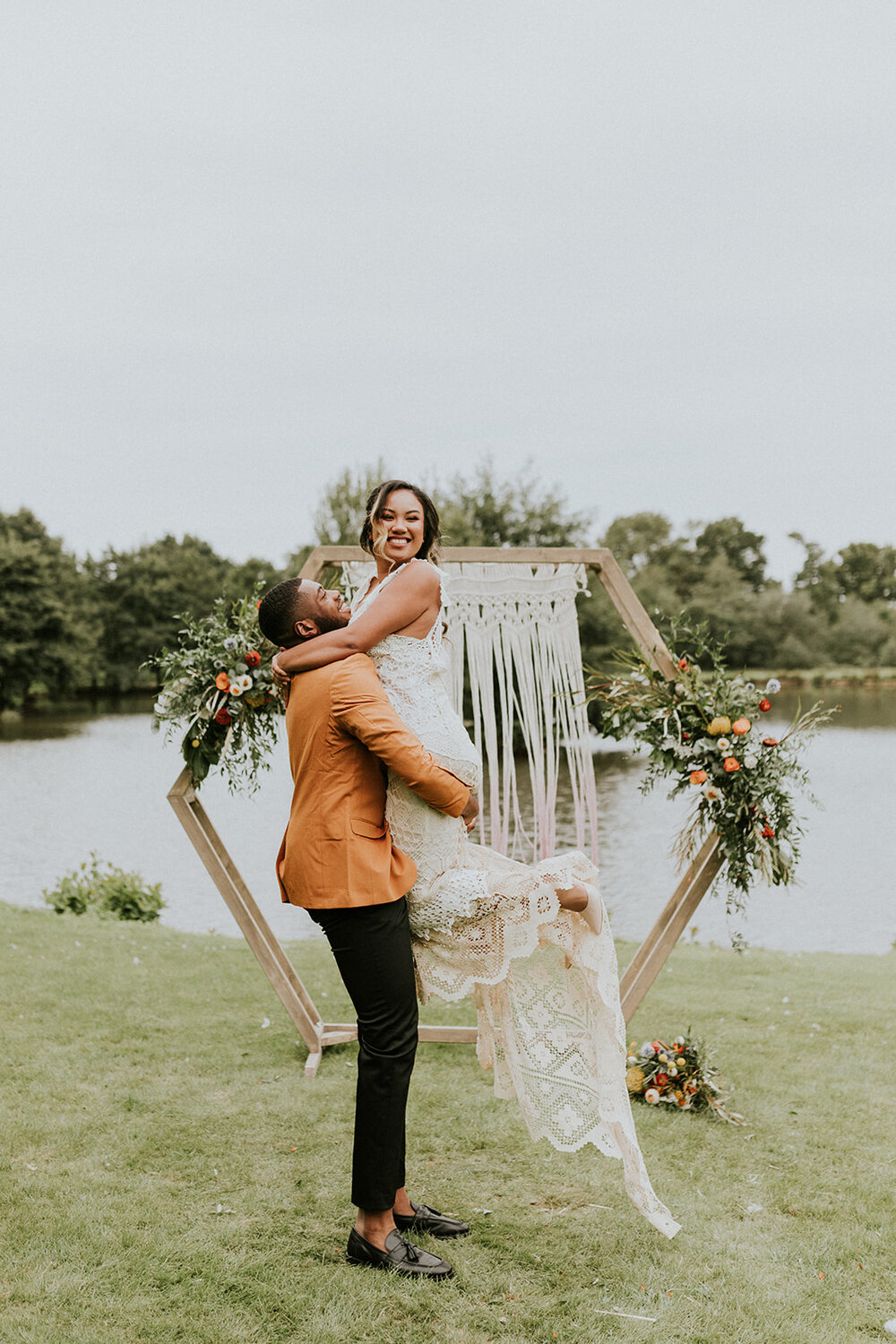 free-spirited-camper-van-elopement-spirit-lake-fiesta-fields-surrey