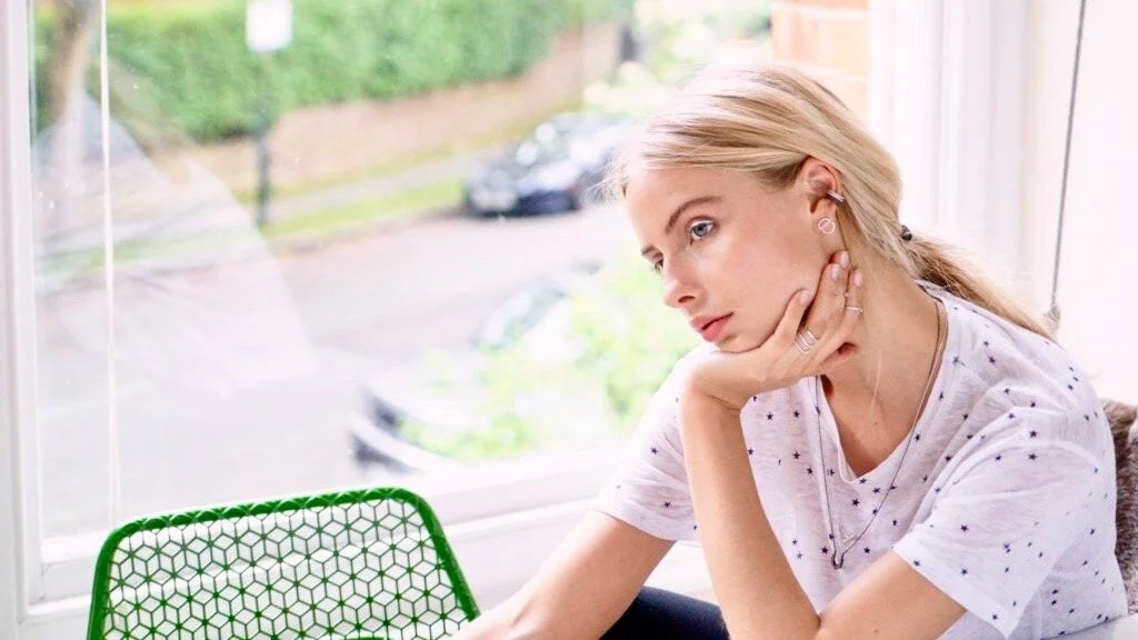 Astrid & Miyu behind the scenes shoot