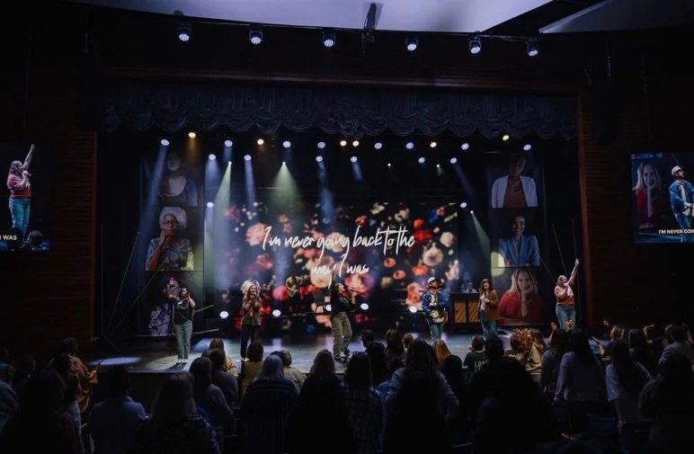 Kindreds Conference 2026 Photo Dump 🫶

So thankful to pause the whirlwind of life of 24 hours to worship, learn, grow, laugh, and connect with some of the most incredible women. Seriously, I get to be alive on the planet at the same time as all of y