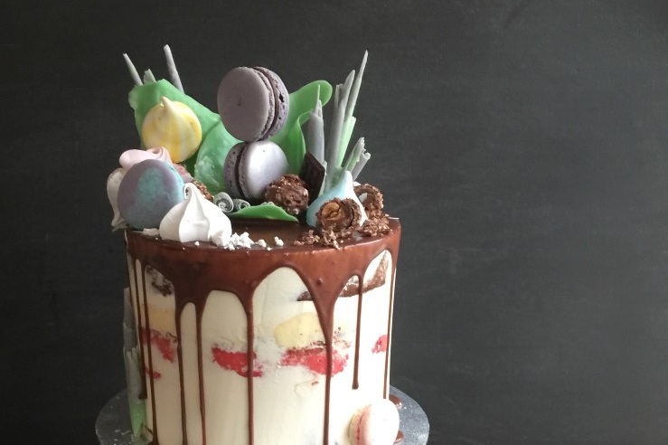 Chaos+%26+Couture+Cakes+%284%29+%28Custom%29.jpg